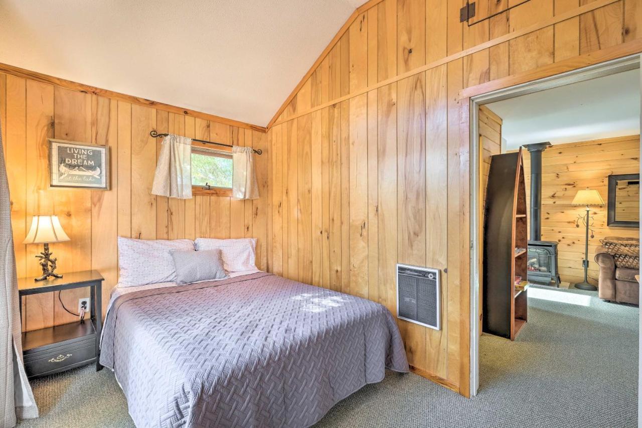 Lake Pleasant Cabin On 3 Acres With Kayaks And Beach! Extérieur photo